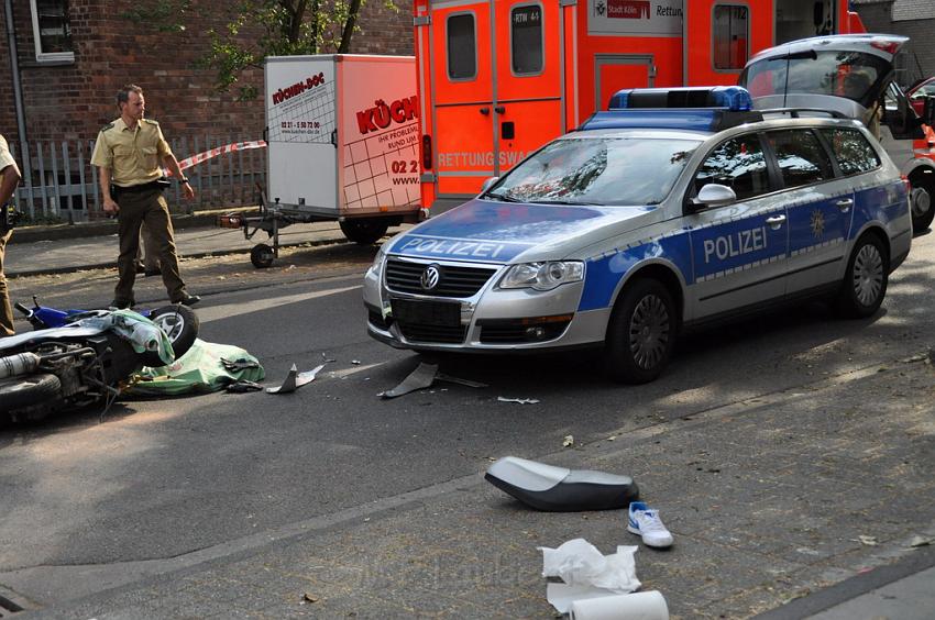 VU nach Verfolgungsfahrt Koeln Ossendorf Frohnhofstr P15.JPG